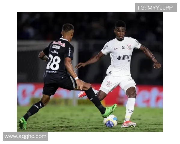 足球球星Meyer成长之路与赛场辉煌瞬间全景解析